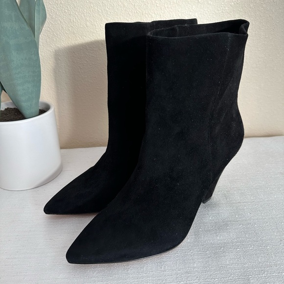 New Vince Camuto Regina Black Suede Pointed Toe cone heel Booties size 7 Rare - Picture 2 of 8